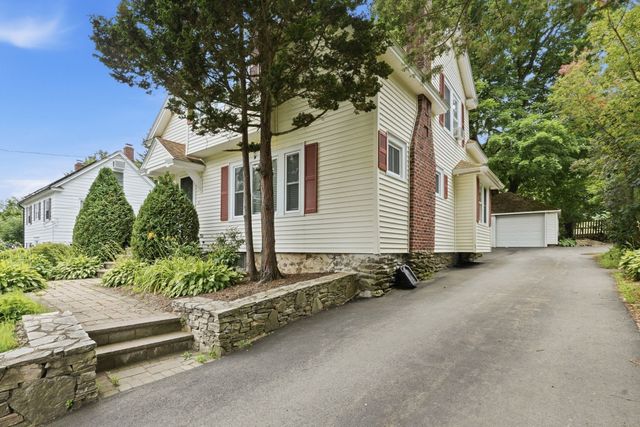 31 Wildrose Ave, Worcester, MA 01602