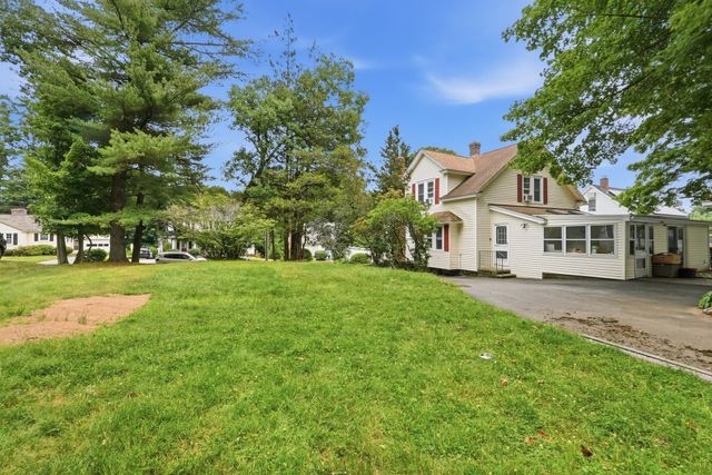 31 Wildrose Ave, Worcester, MA 01602