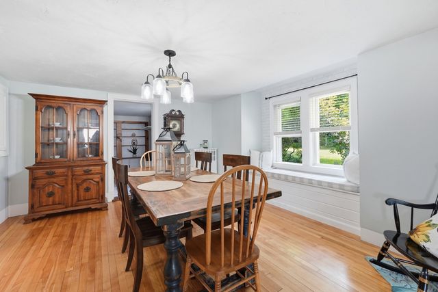 31 Wildrose Ave, Worcester, MA 01602
