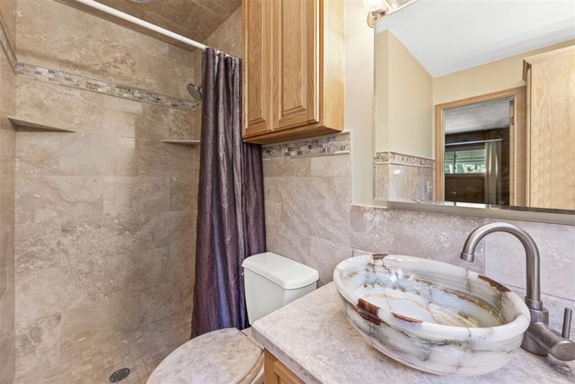 219 Ottawa Drive, Troy, MI 48085