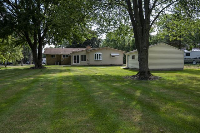 219 Ottawa Drive, Troy, MI 48085