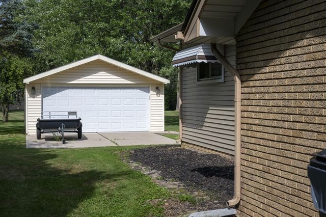 219 Ottawa Drive, Troy, MI 48085