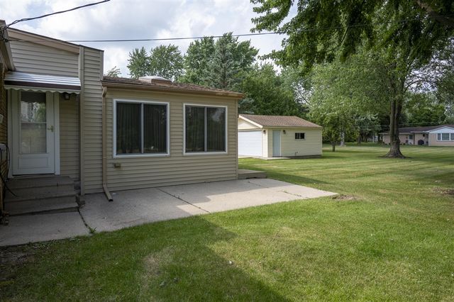 219 Ottawa Drive, Troy, MI 48085