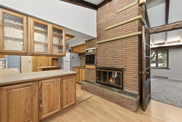 219 Ottawa Drive, Troy, MI 48085