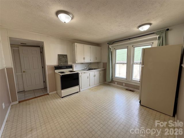 2168 Enon Road, Morganton, NC 28655