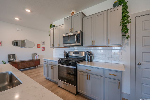 29117 Rock, Bulverde, TX 78163