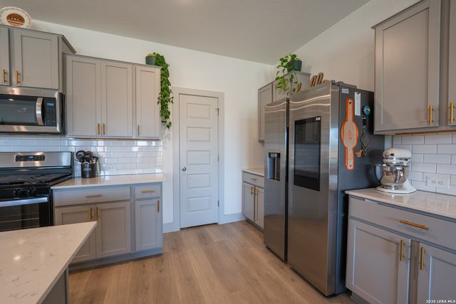 29117 Rock, Bulverde, TX 78163