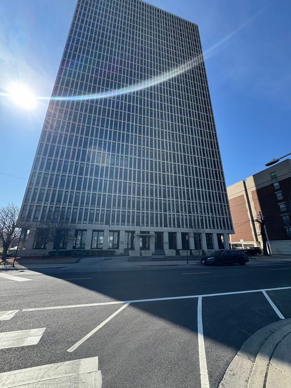 6700 S South Shore Drive 12E, Chicago, IL 60649