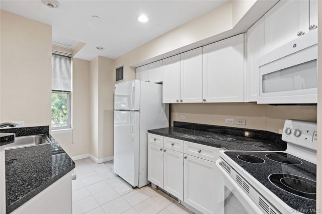 300 Mamaroneck Avenue 201, White Plains, NY 10605