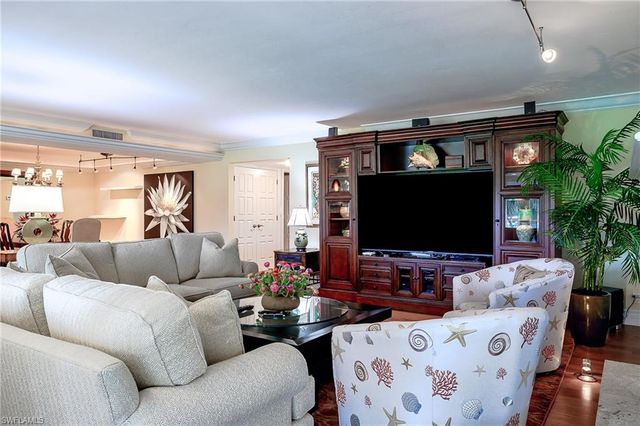 102 Wilderness DR 2114, Naples, FL 34105