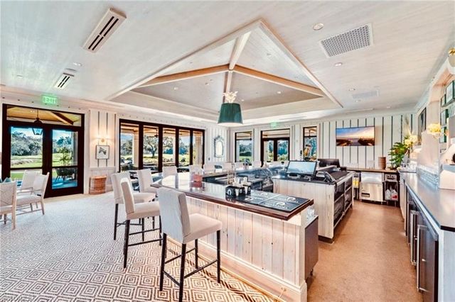 102 Wilderness DR 2114, Naples, FL 34105