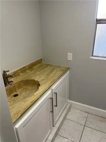 8305 Atlantic 4, Cudahy, CA 90201