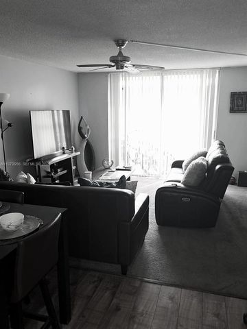 8100 Sunrise Lakes Blvd 110, Sunrise, FL 33322