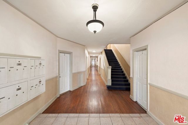 438 S Rampart Boulevard, Los Angeles, CA 90057