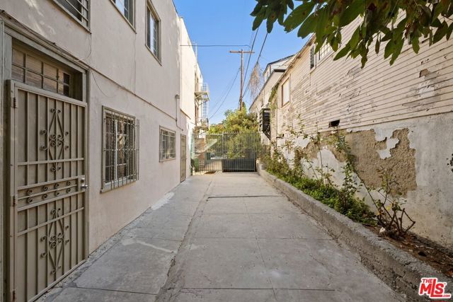 438 S Rampart Boulevard, Los Angeles, CA 90057