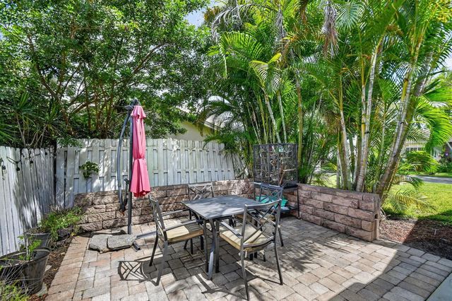 4200 Grove Park Lane, Boynton Beach, FL 33436
