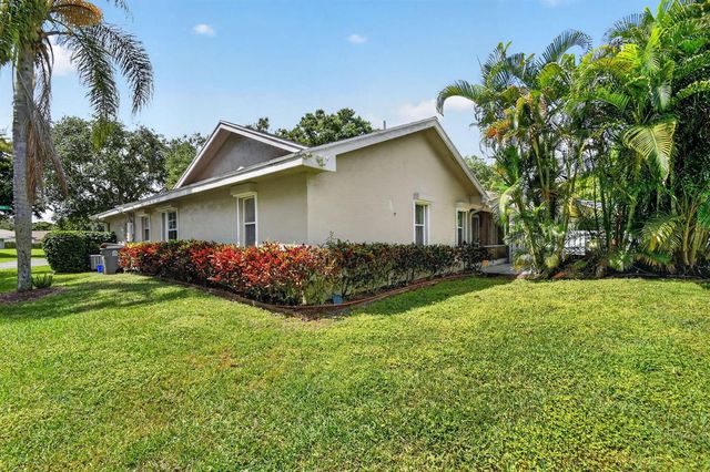 4200 Grove Park Lane, Boynton Beach, FL 33436