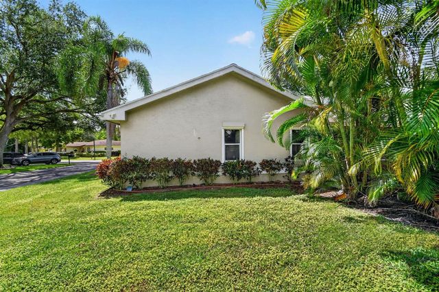4200 Grove Park Lane, Boynton Beach, FL 33436