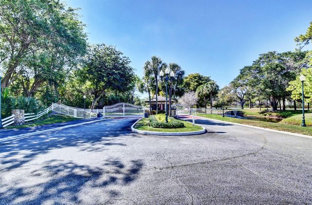 4200 Grove Park Lane, Boynton Beach, FL 33436