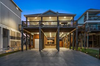 941 S Gateway, Crystal Beach, TX 77650