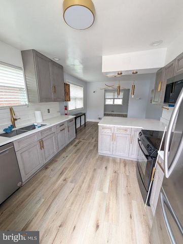 5802 8TH ST NE, Washington, DC 20011