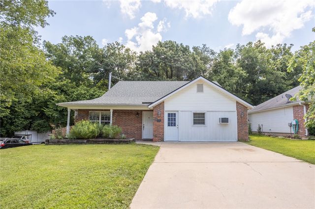 20756 Lakeshore Drive, Springdale, AR 72764