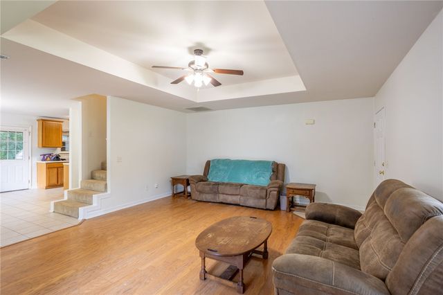 20756 Lakeshore Drive, Springdale, AR 72764