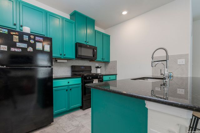 6422 Hibiscus Falls, San Antonio, TX 78218