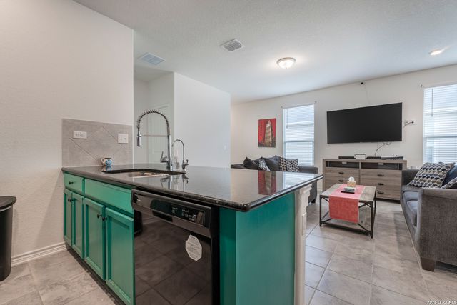 6422 Hibiscus Falls, San Antonio, TX 78218