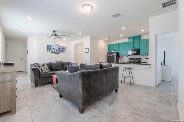 6422 Hibiscus Falls, San Antonio, TX 78218