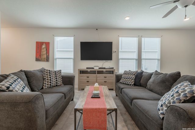 6422 Hibiscus Falls, San Antonio, TX 78218