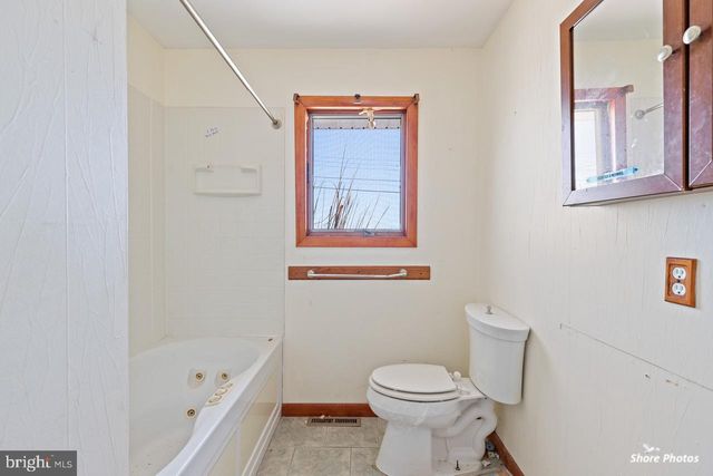10 IOWA CT, Tuckerton, NJ 08087