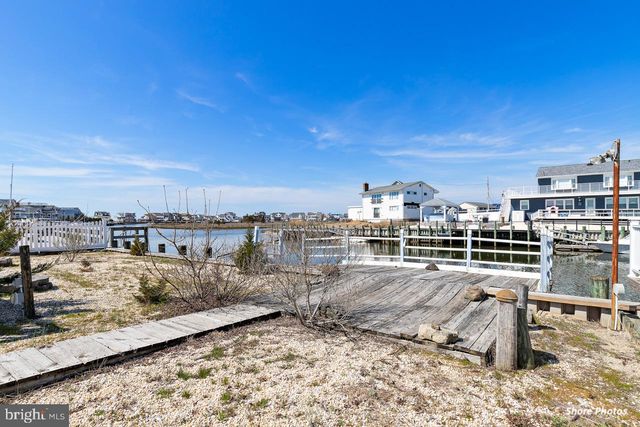 10 IOWA CT, Tuckerton, NJ 08087