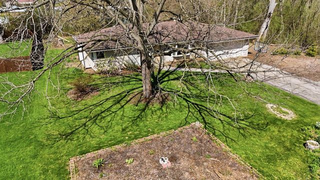 6731 S 111th STREET, Franklin, WI 53132