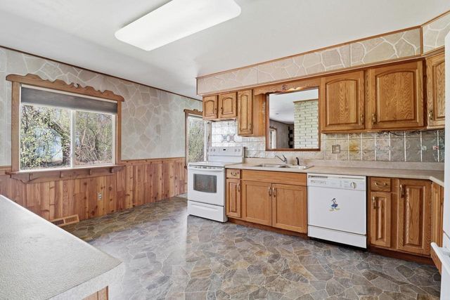 6731 S 111th STREET, Franklin, WI 53132
