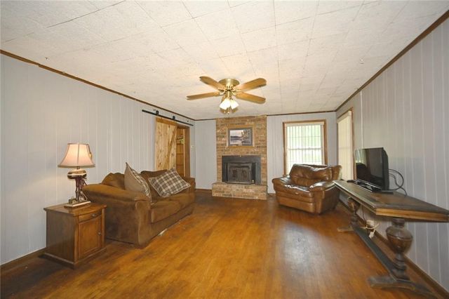 4053 N Askew Avenue, Kansas City, MO 64117