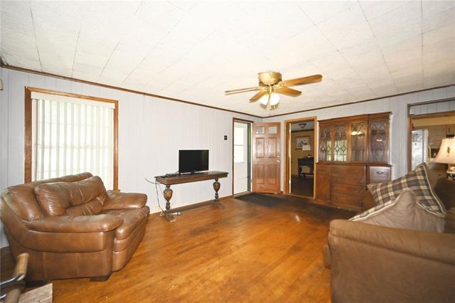 4053 N Askew Avenue, Kansas City, MO 64117