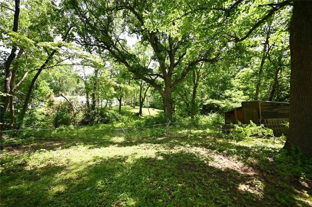 4053 N Askew Avenue, Kansas City, MO 64117