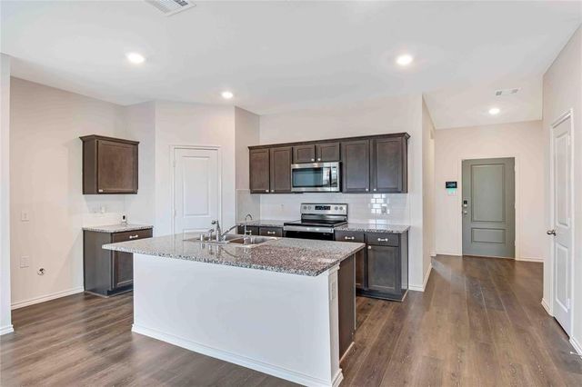 110 Real Quiet Lane, Caddo Mills, TX 75135