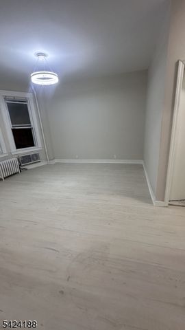 354 Dakota St, Paterson City, NJ 07503