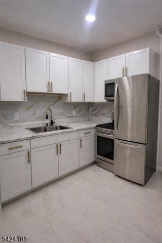 354 Dakota St, Paterson City, NJ 07503