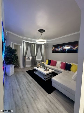 354 Dakota St, Paterson City, NJ 07503