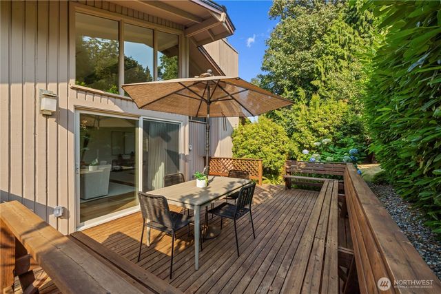 10785 Bill Point Crest NE, Bainbridge Island, WA 98110