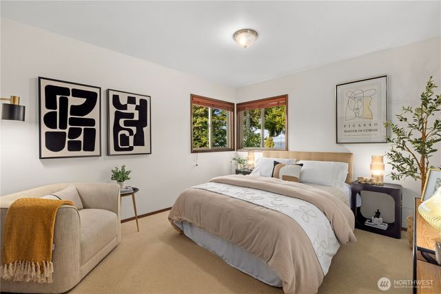 10785 Bill Point Crest NE, Bainbridge Island, WA 98110