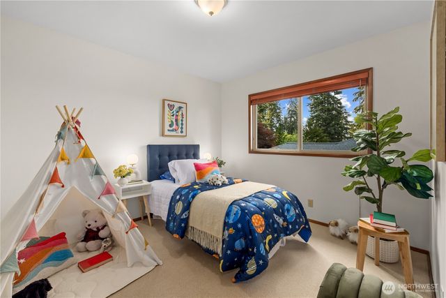 10785 Bill Point Crest NE, Bainbridge Island, WA 98110