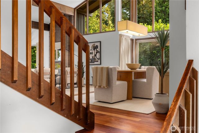 10785 Bill Point Crest NE, Bainbridge Island, WA 98110