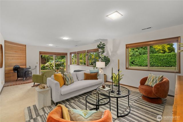 10785 Bill Point Crest NE, Bainbridge Island, WA 98110