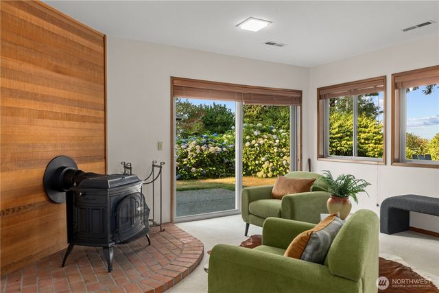 10785 Bill Point Crest NE, Bainbridge Island, WA 98110