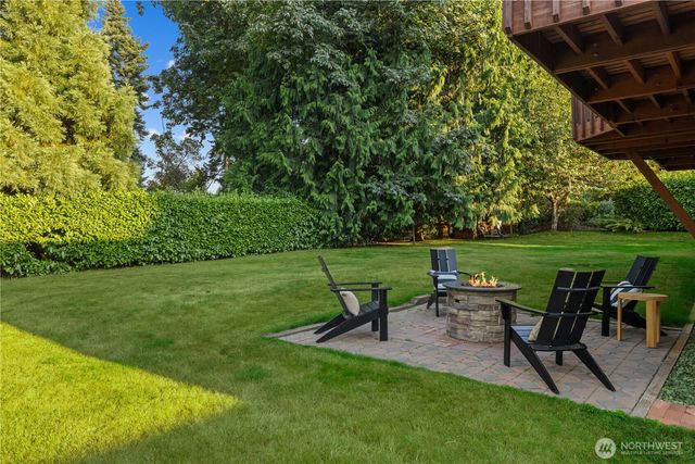 10785 Bill Point Crest NE, Bainbridge Island, WA 98110