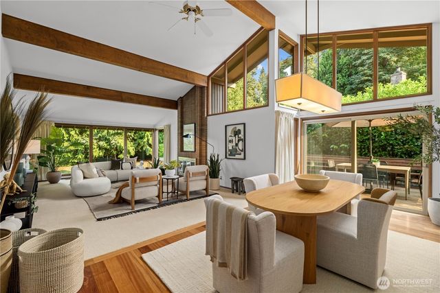 10785 Bill Point Crest NE, Bainbridge Island, WA 98110